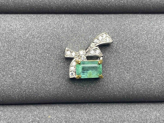 3278 Emerald Pendant
