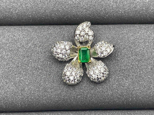 3283 Emerald Pendant