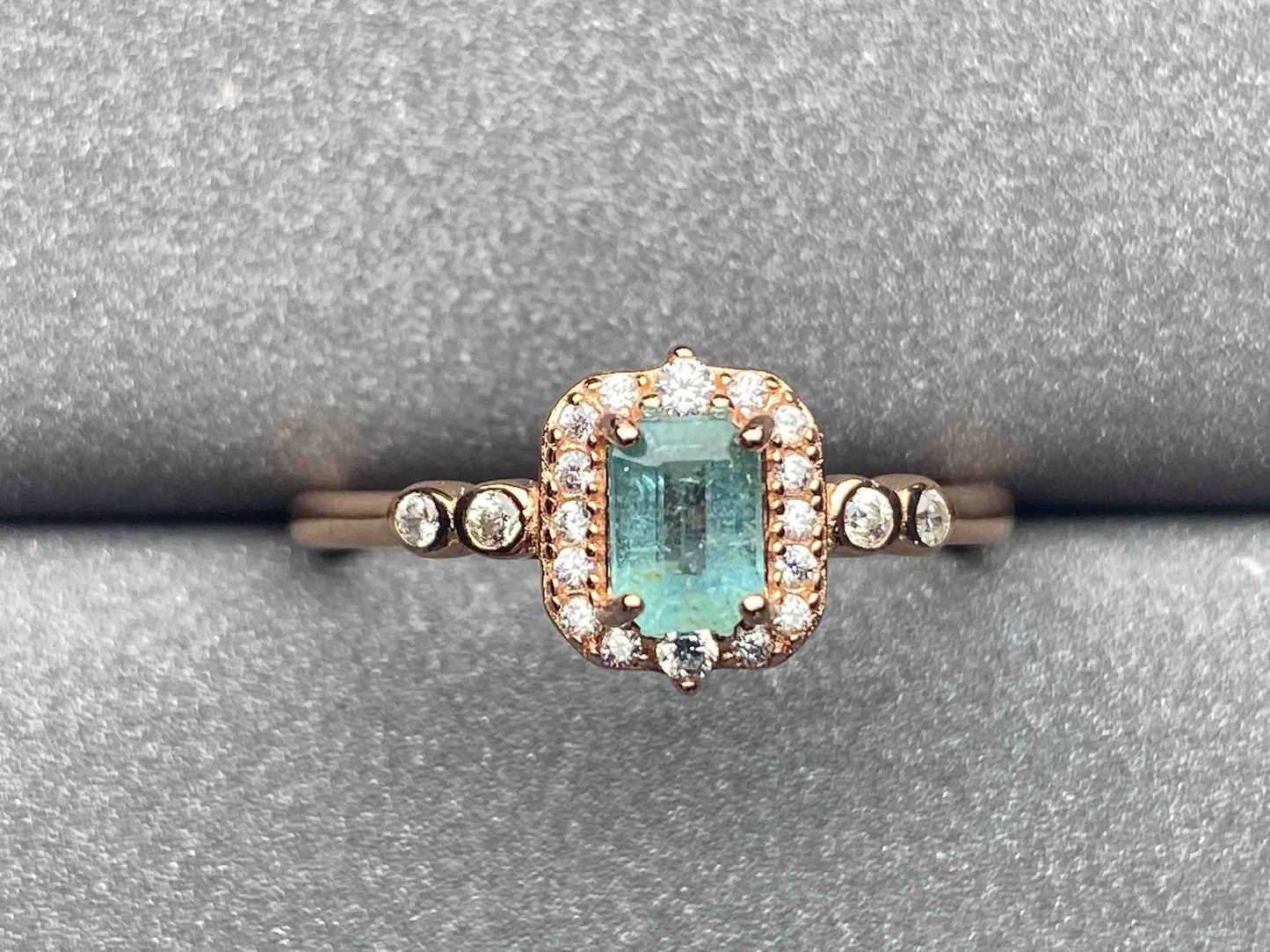 3293 Emerald Ring
