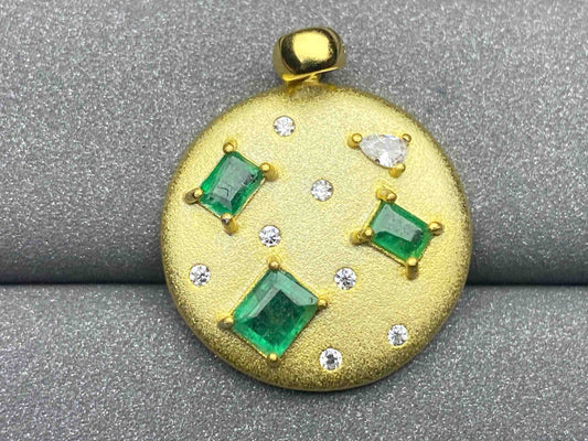 3295 Emerald Pendant