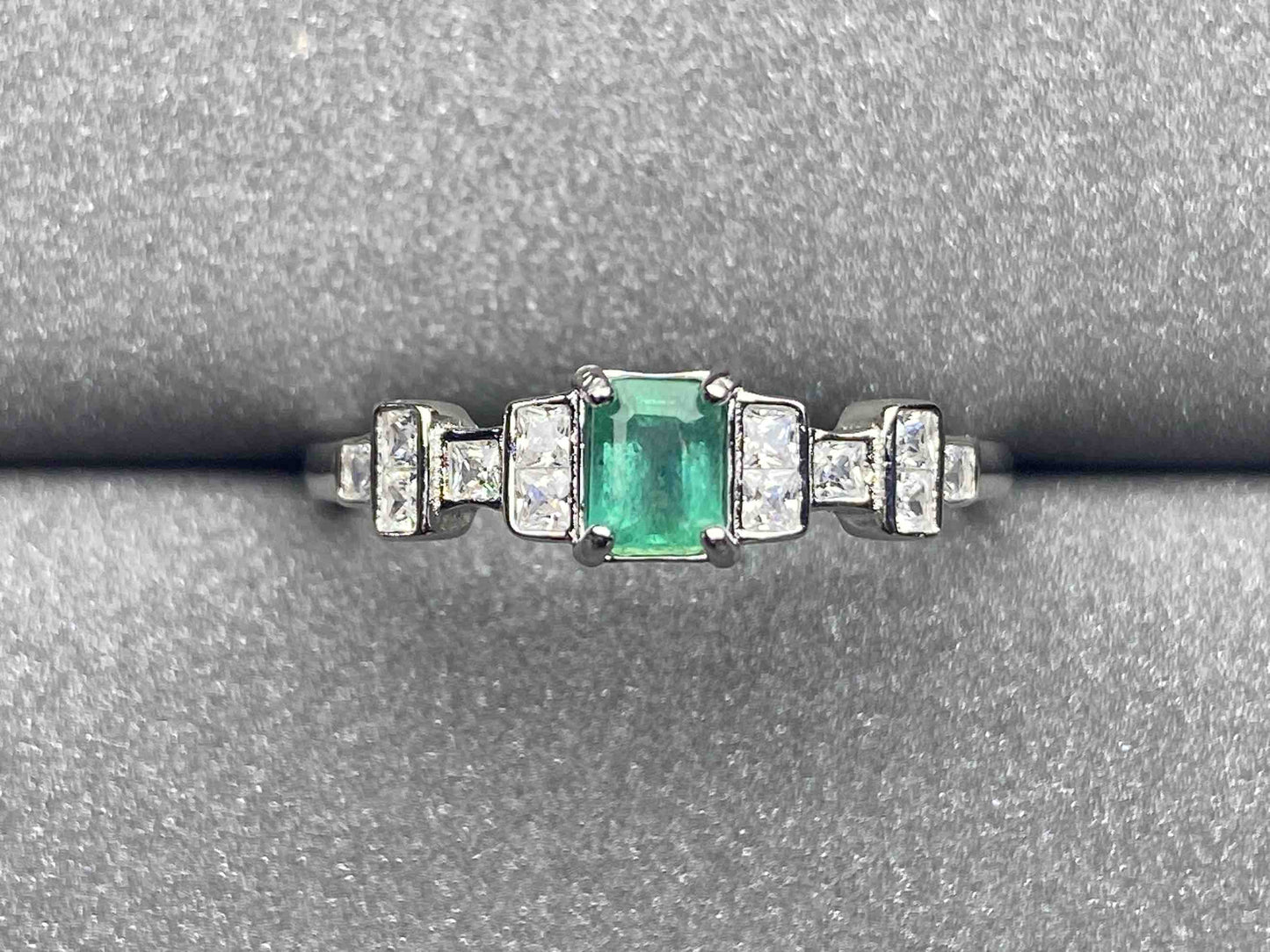 3310 Emerald Ring