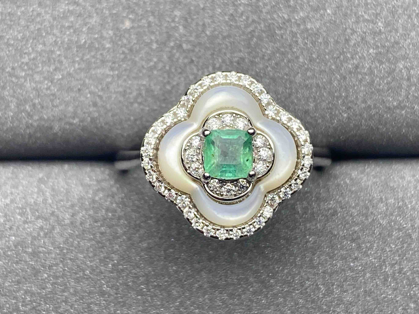 3311 Emerald Ring