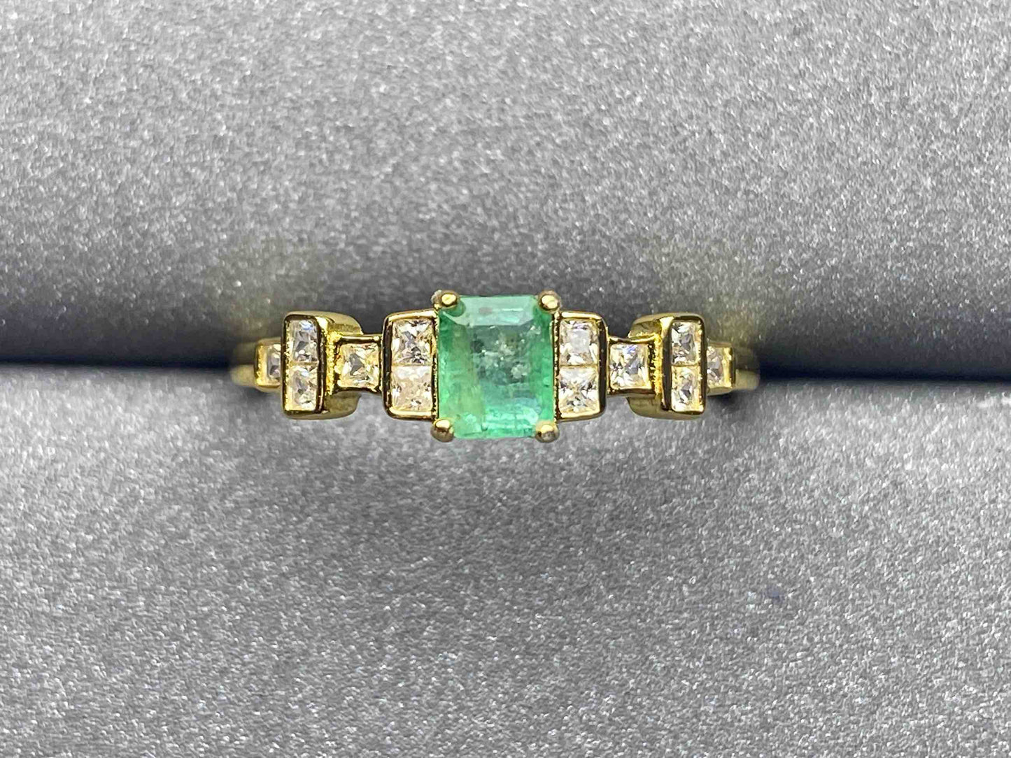3320 Emerald Ring