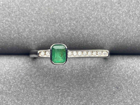 3329 Emerald Ring