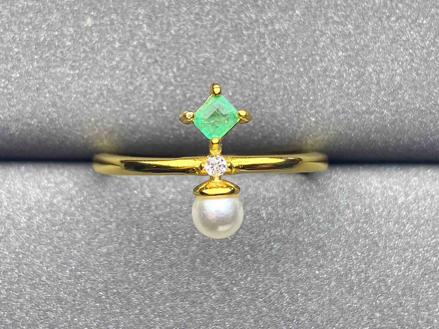 3342 Emerald Ring
