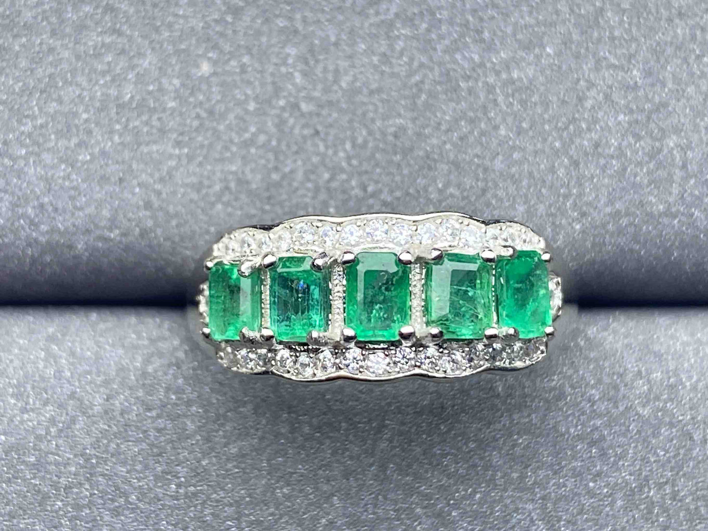 3373 Emerald Ring