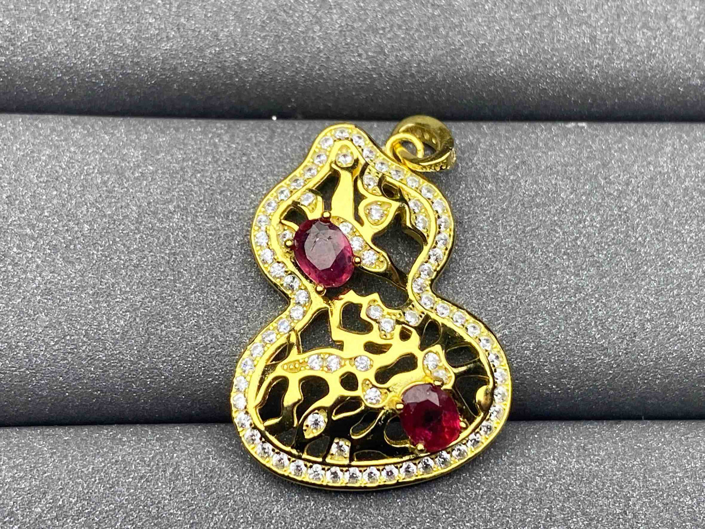 3380 Ruby Pendant