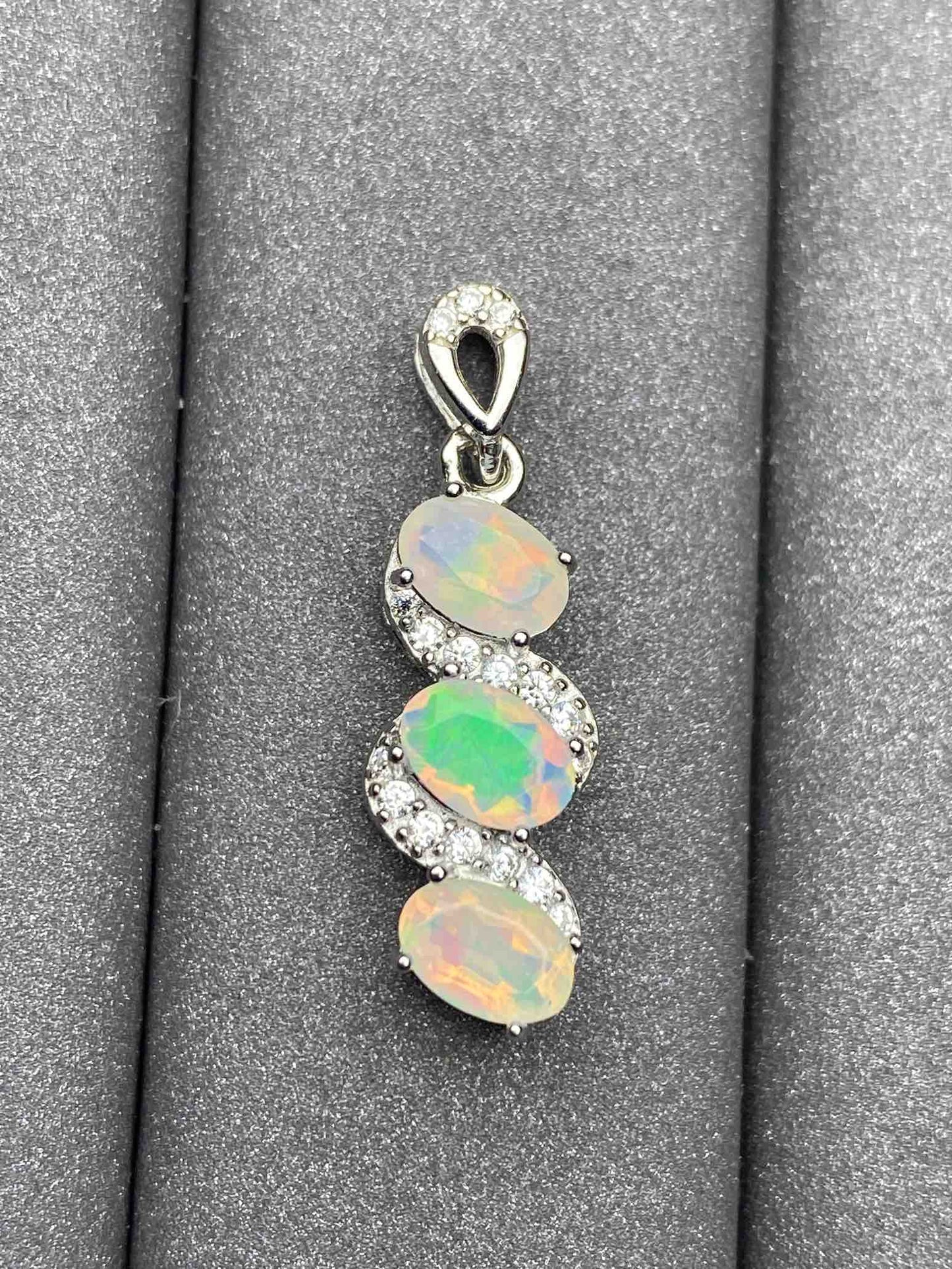 3550 Opal Pendant