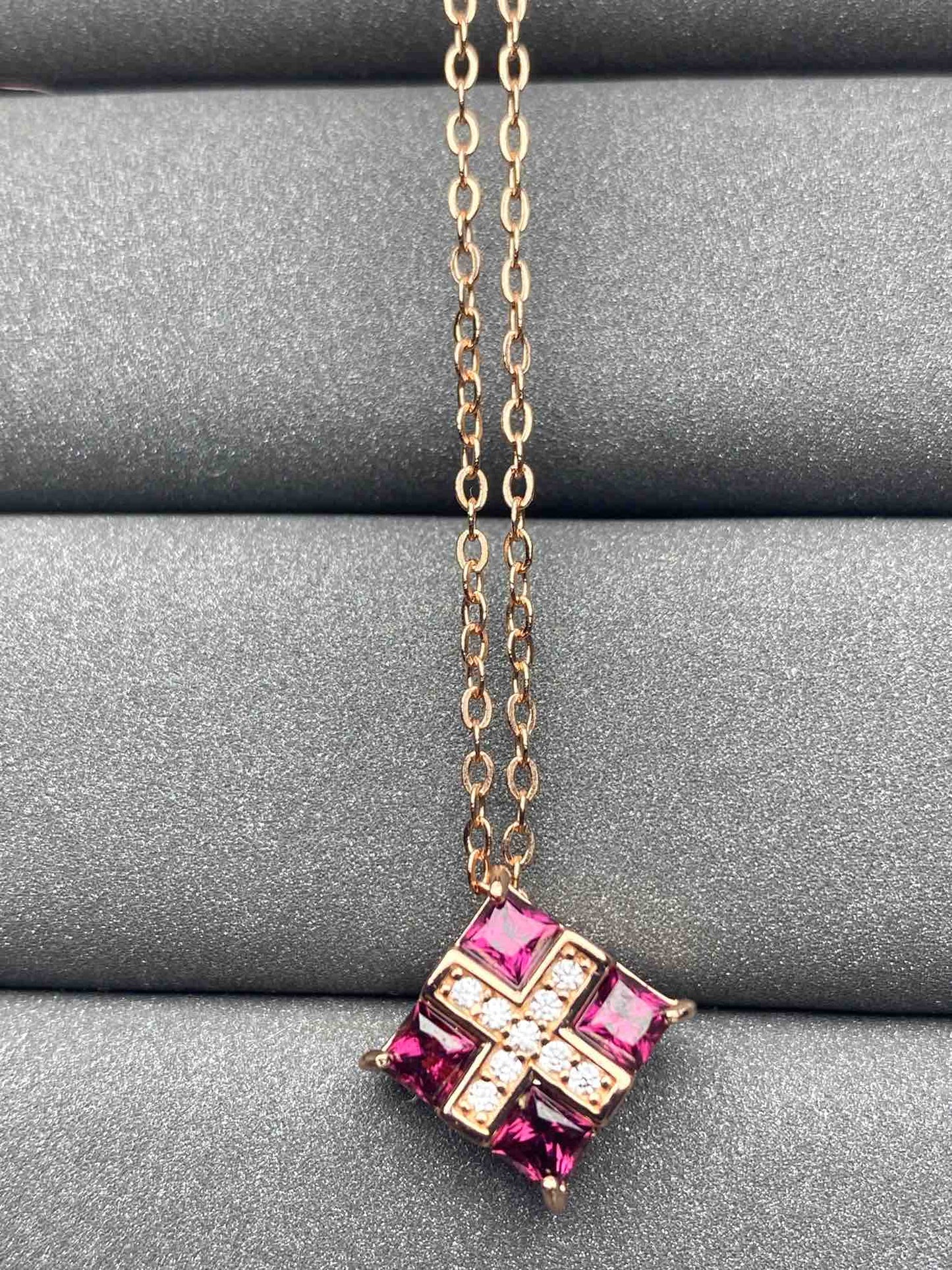 3752 Garnet Necklace