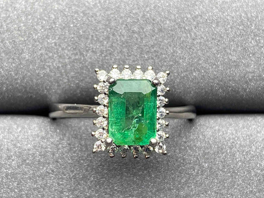3764 Emerald Ring