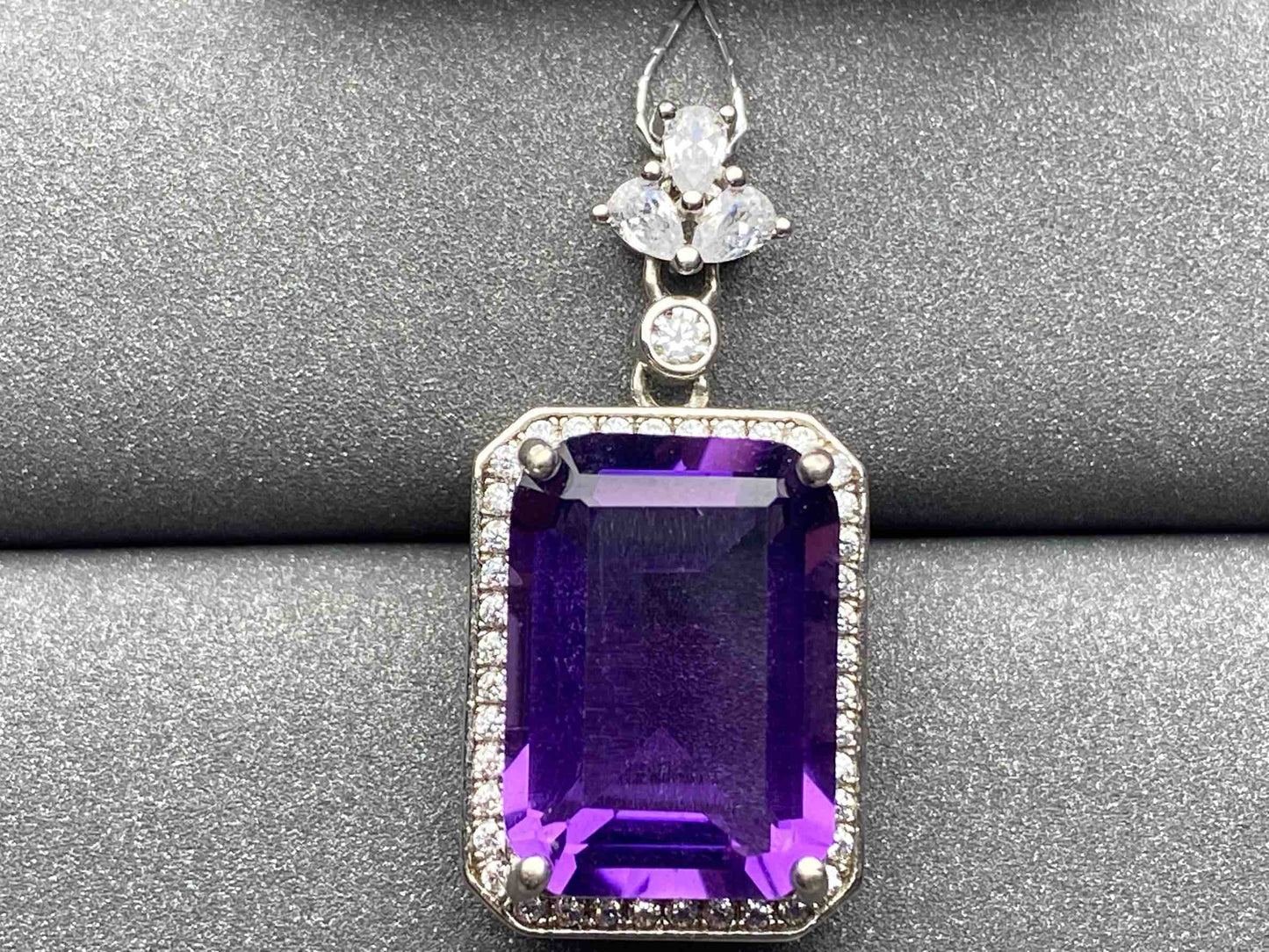 3767 Amethyst Pendant