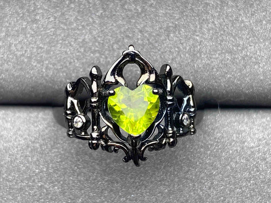3822 Peridot Ring