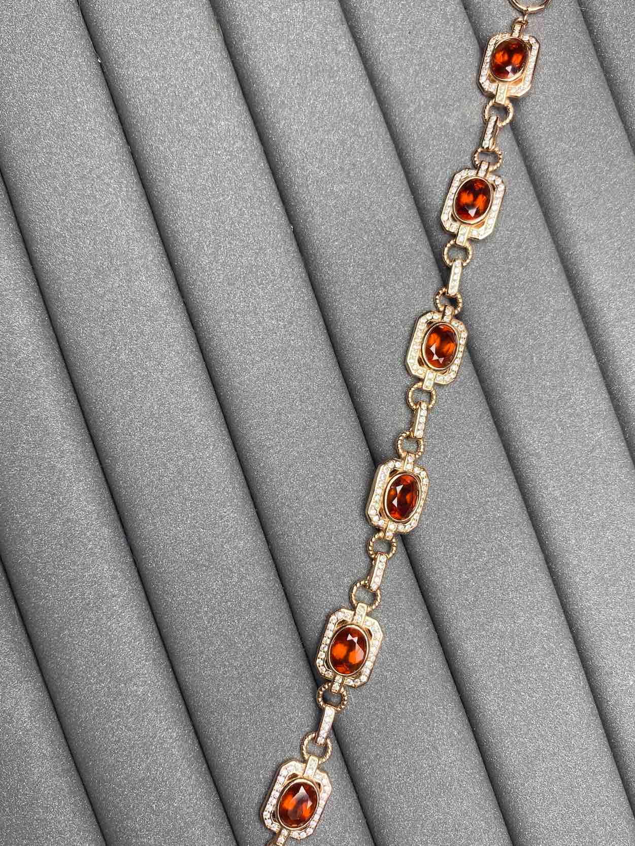 3932 Fanta Bracelet