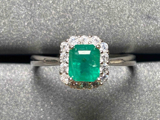 2693 Emerald Ring