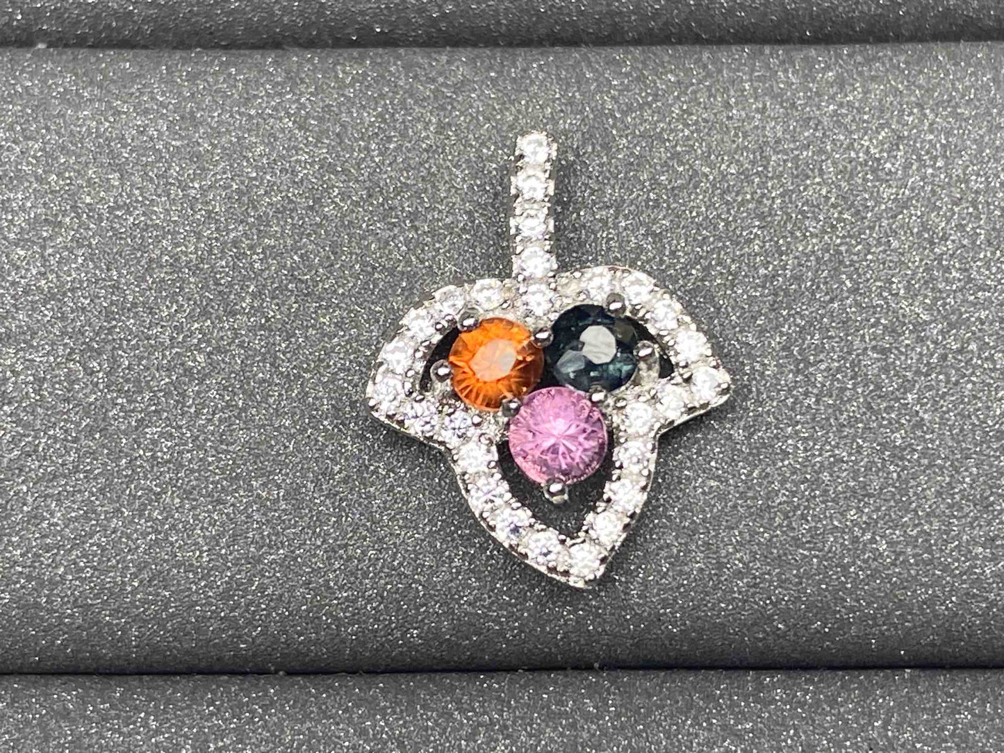 4038 Spinel Pendant