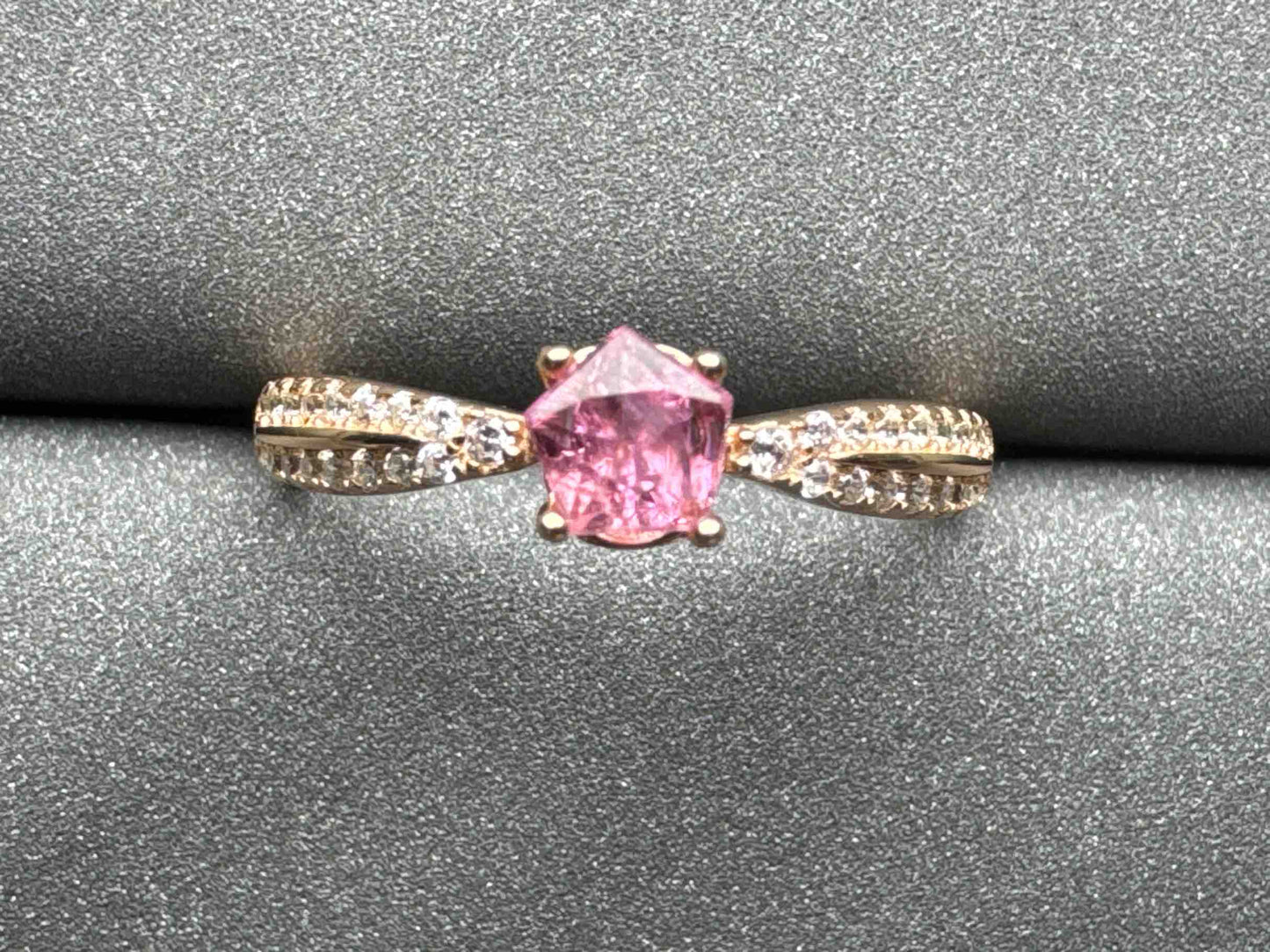 4074 Spinel Ring