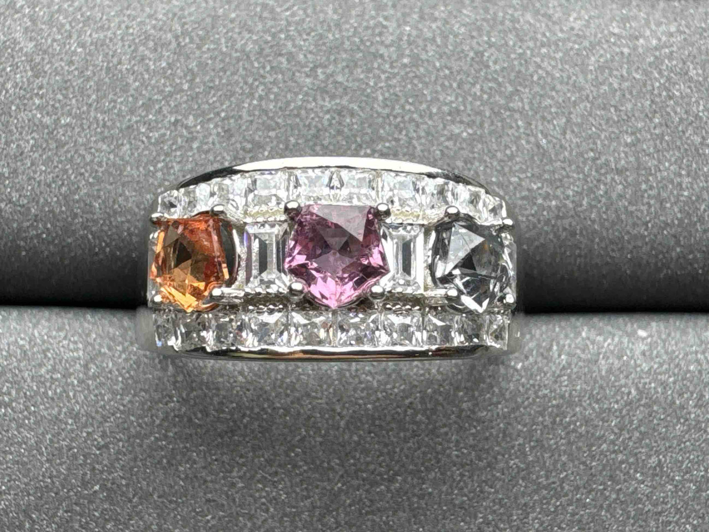 4094 Spinel Ring