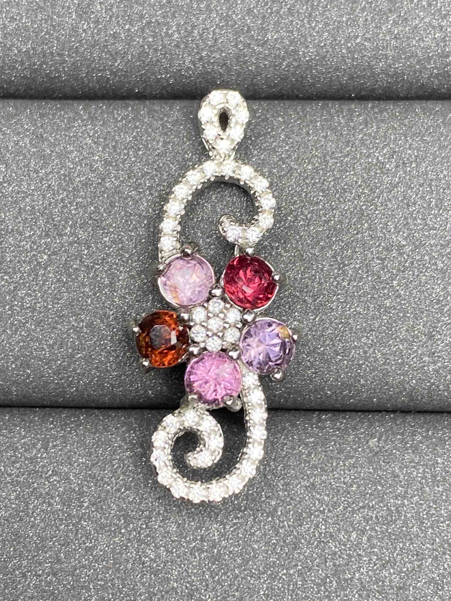 4135 Spinel Pendant