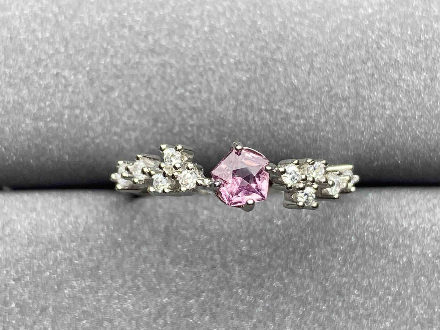 4195 Spinel Ring