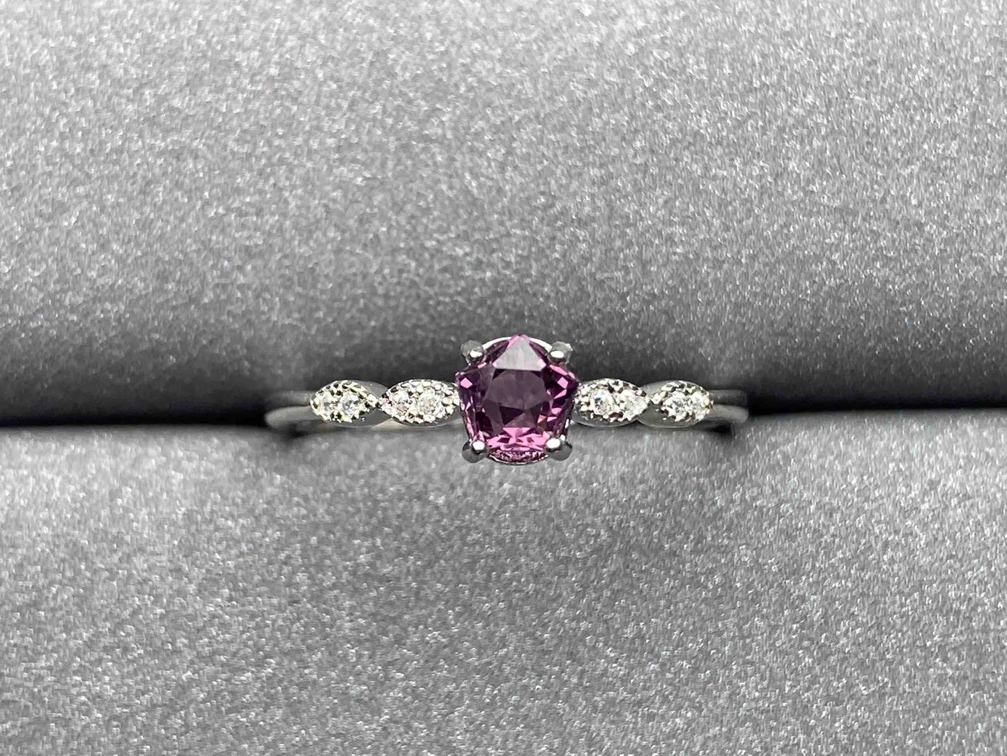 4255 Spinel Ring
