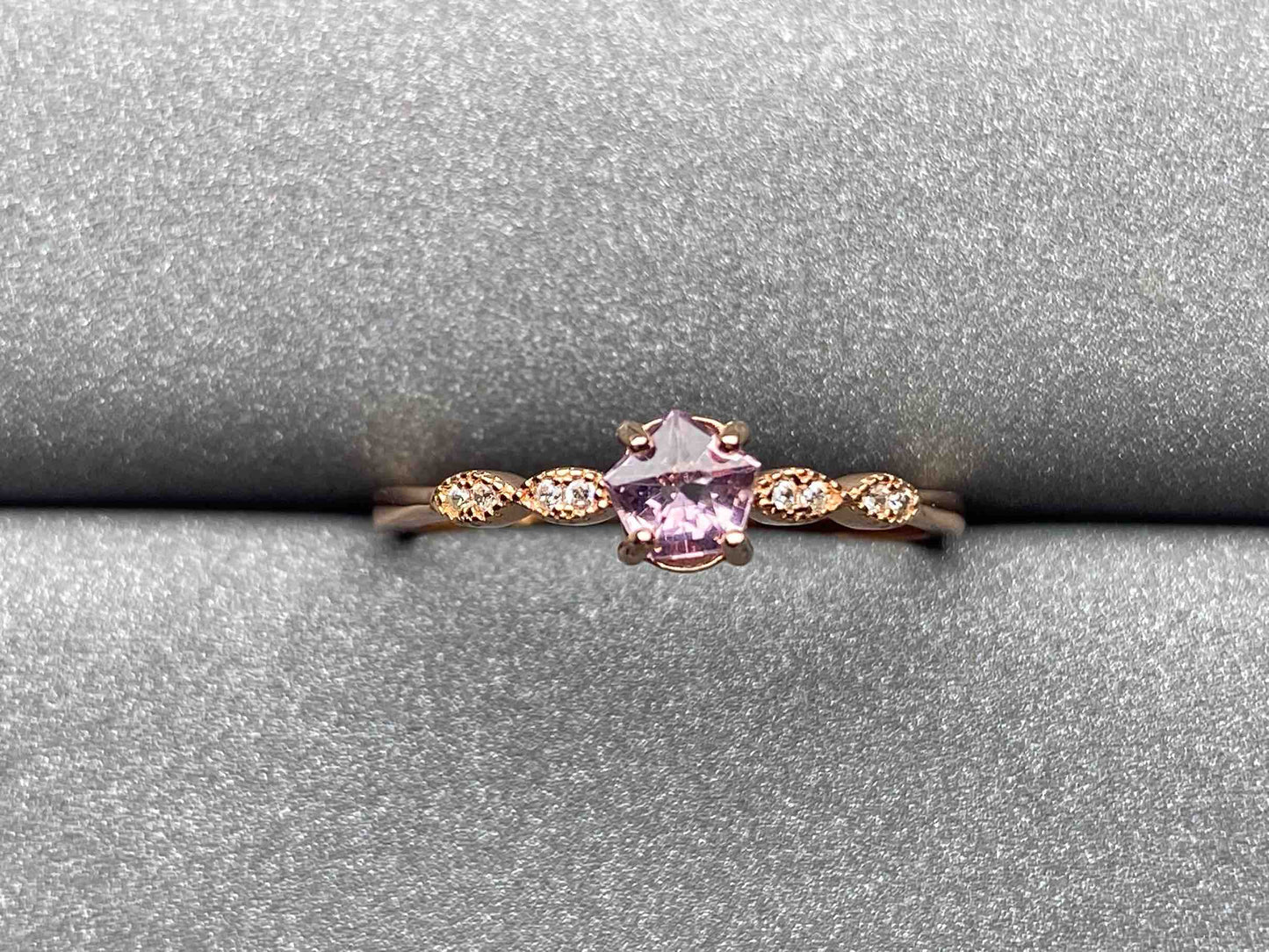 4256 Spinel Ring