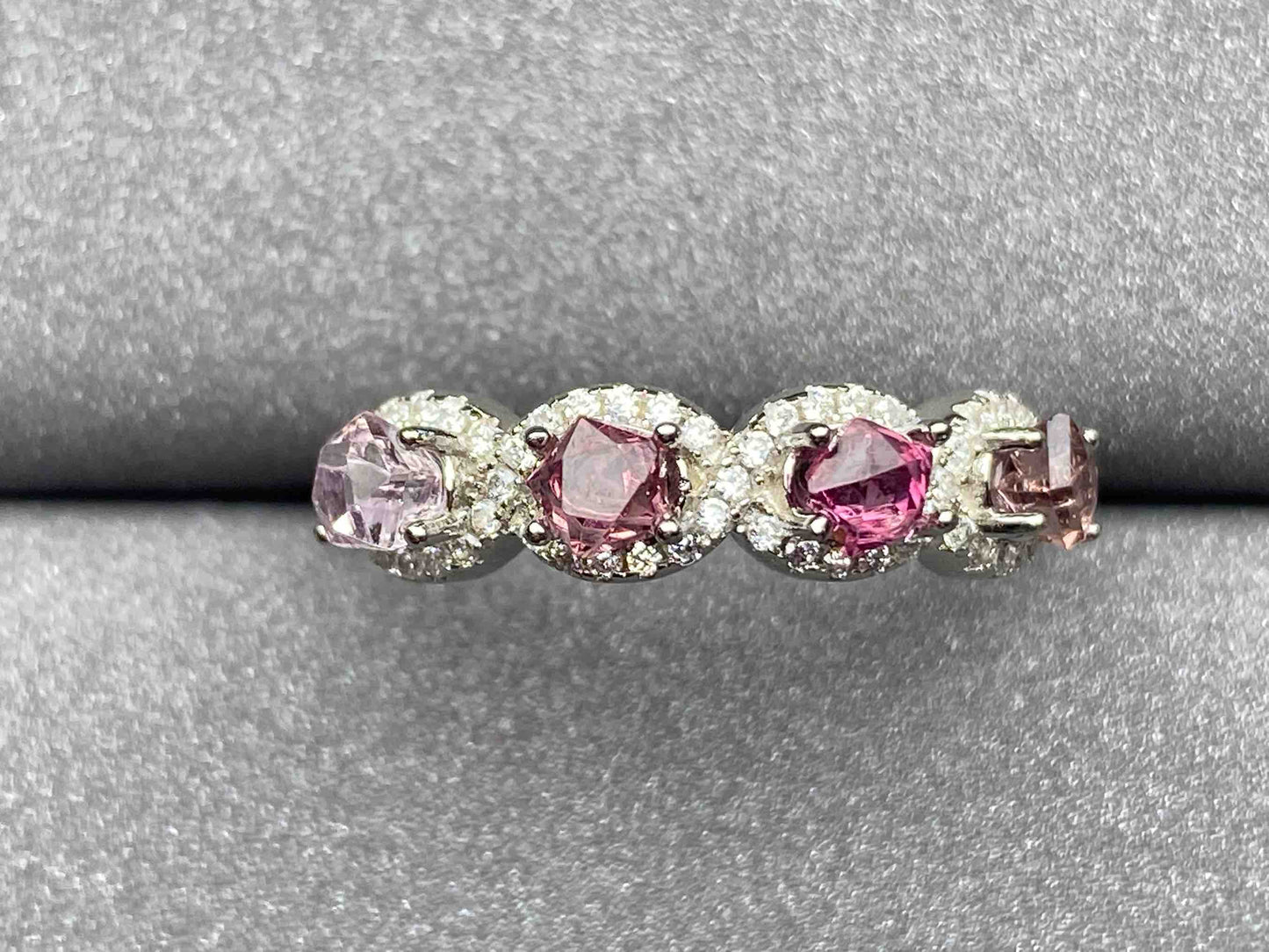 4260 Spinel Ring