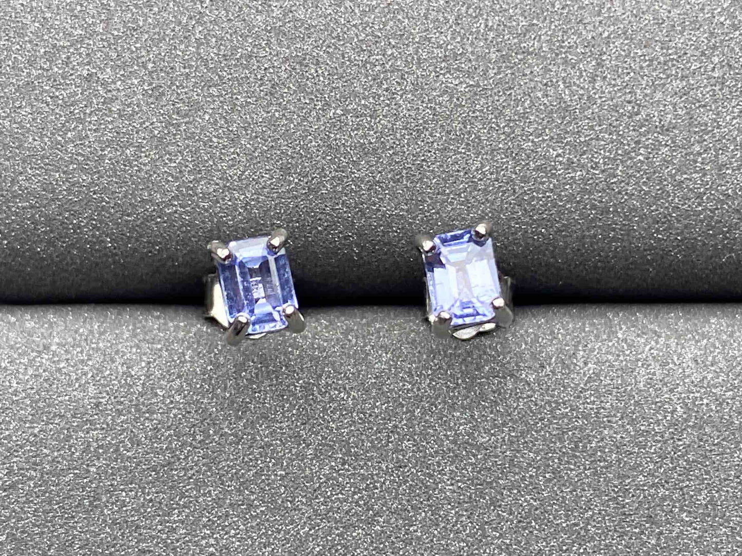 4335 Sapphire earrings