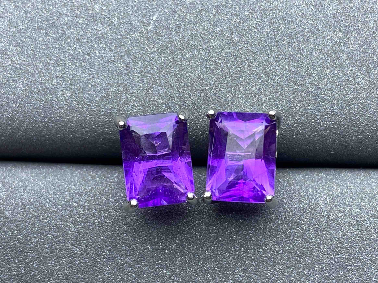 4468 Amethyst Earrings