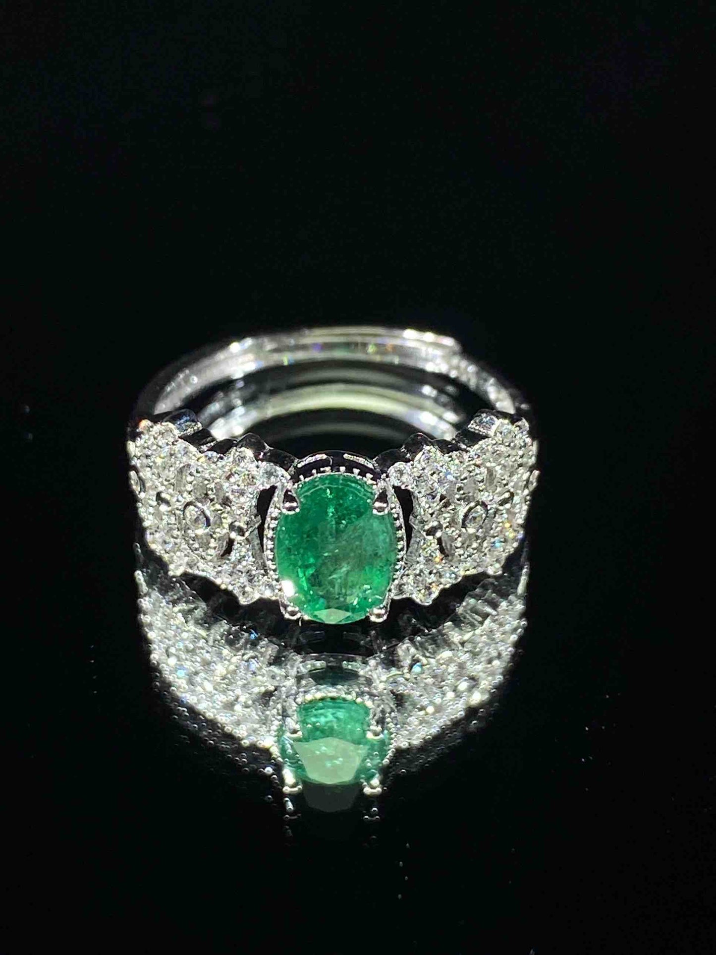 4518 Emerald Ring