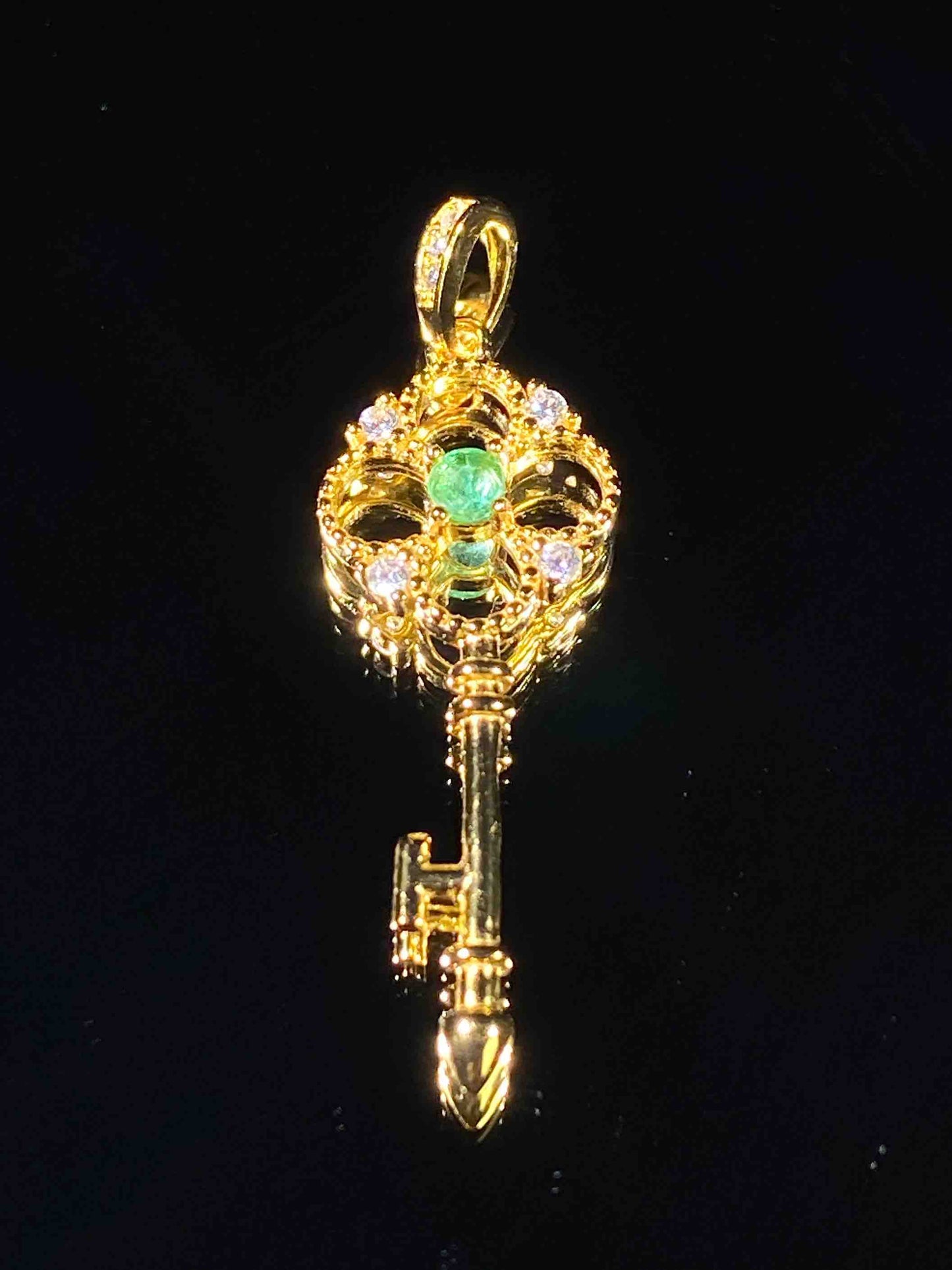 4539 Emerald Pendant