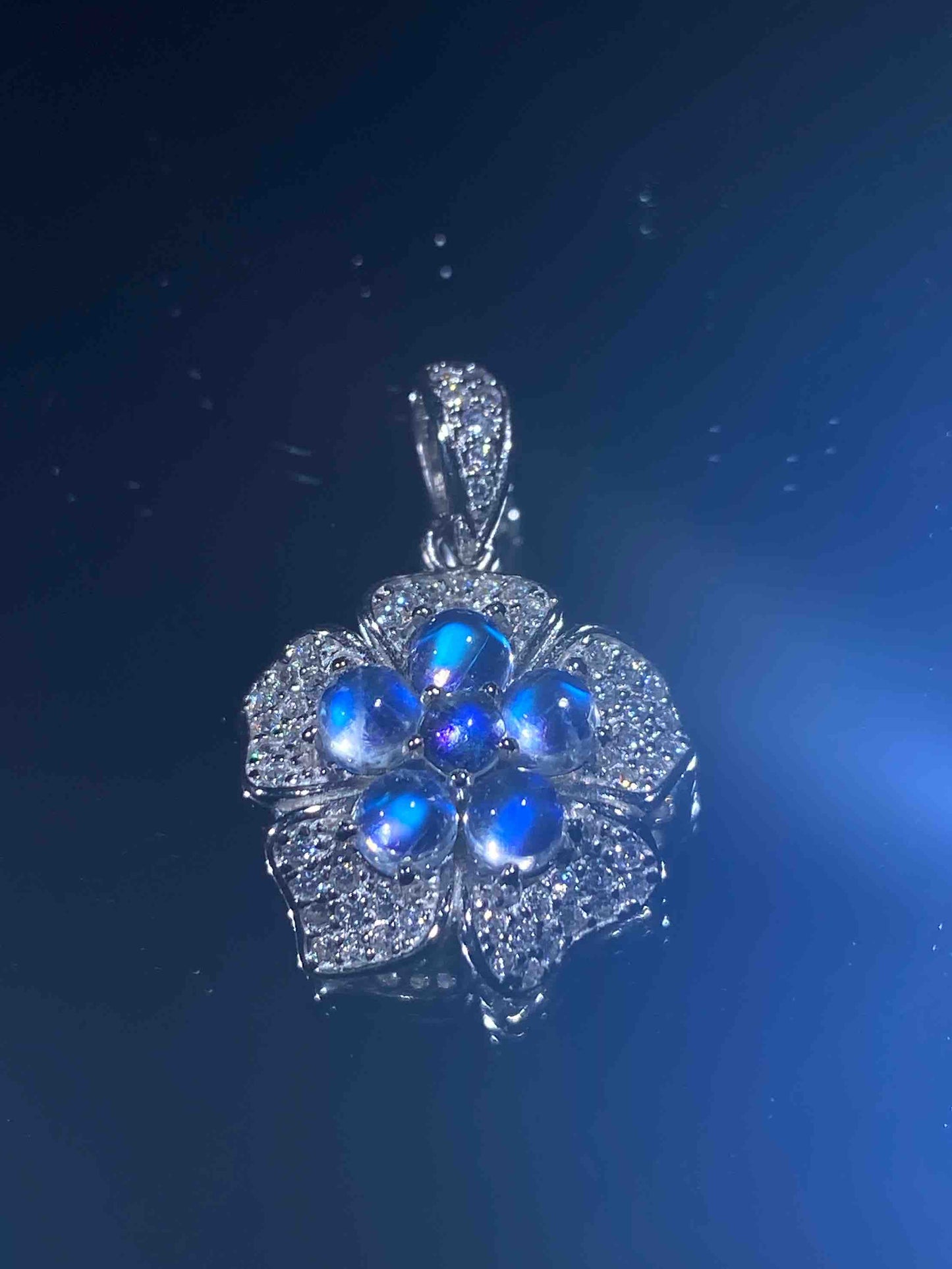 4580 Moonstone Pendant