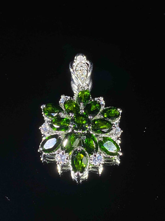 4601 Diopside Pendant