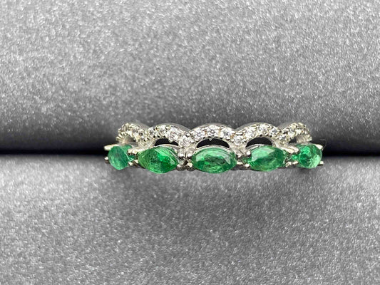 4640 Emerald Ring