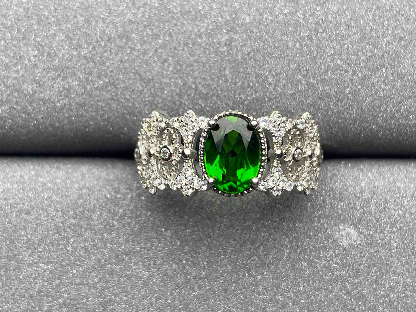 4648 Diopside Ring