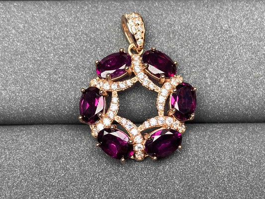 4663 Garnet Pendant