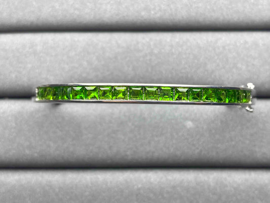 4667 Diopside Bangle