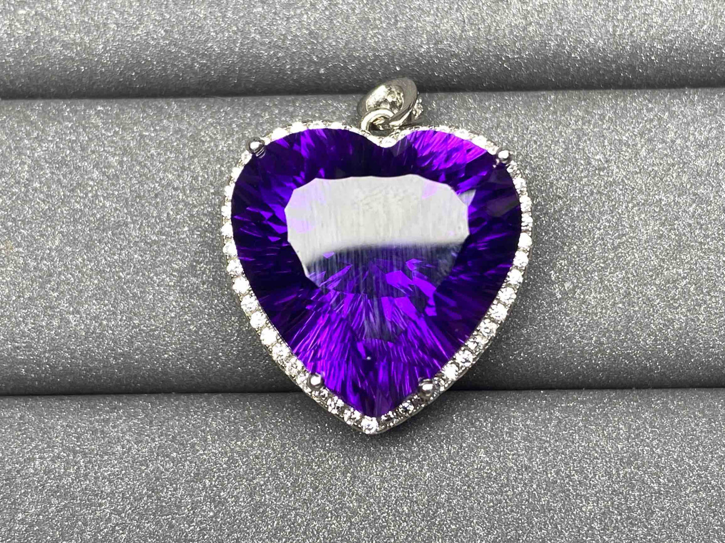 4674 Amethyst Pendant