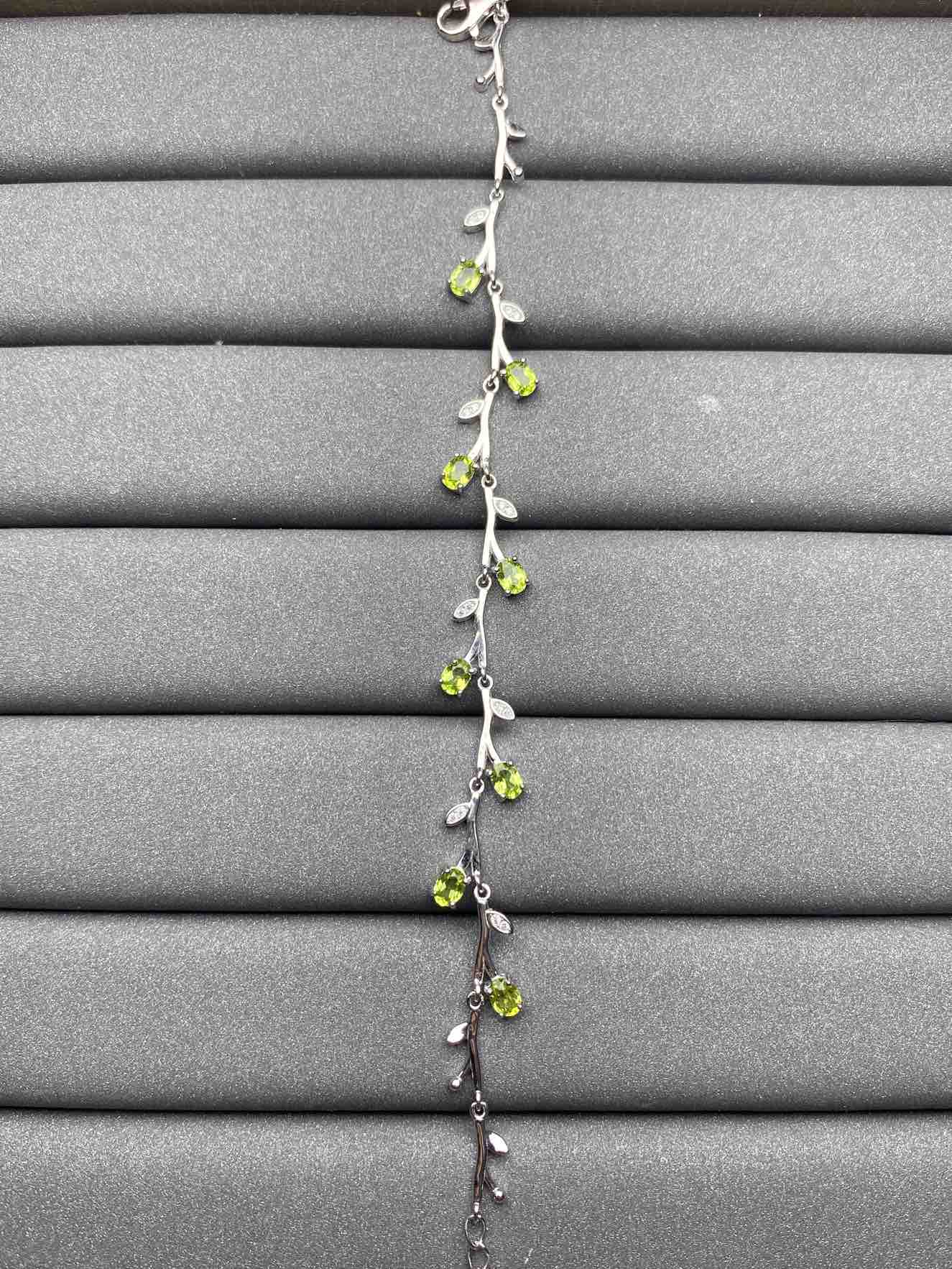 4707 Peridot Bracelet