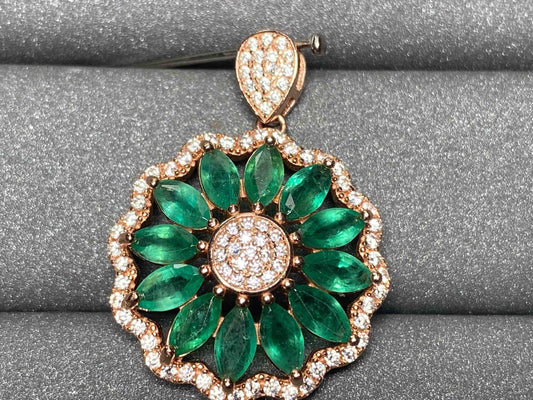 4762 Emerald Pendant