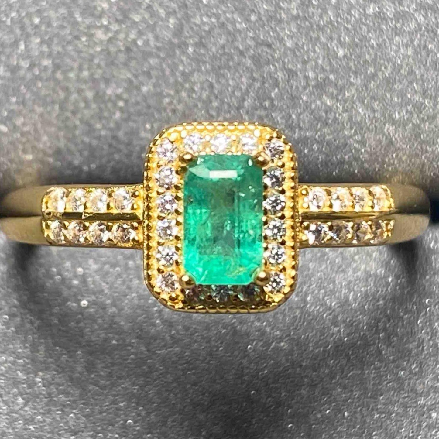 2658 Emerald Ring