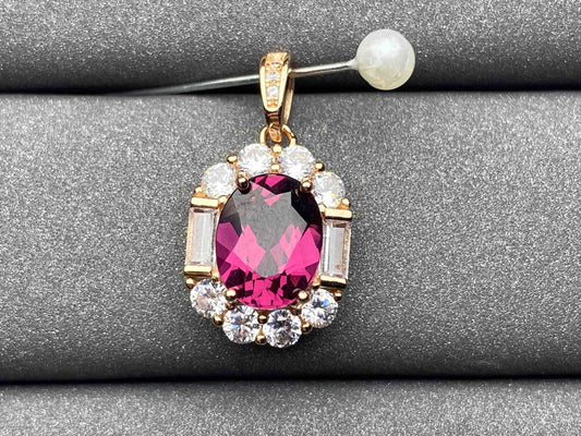 4875 Garnet Pendant