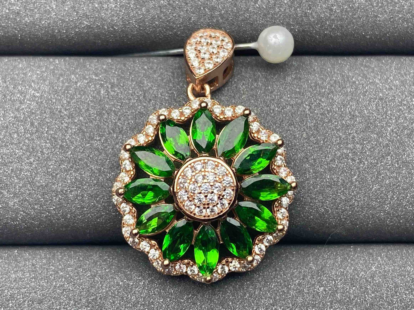 4945 Diopside Pendant