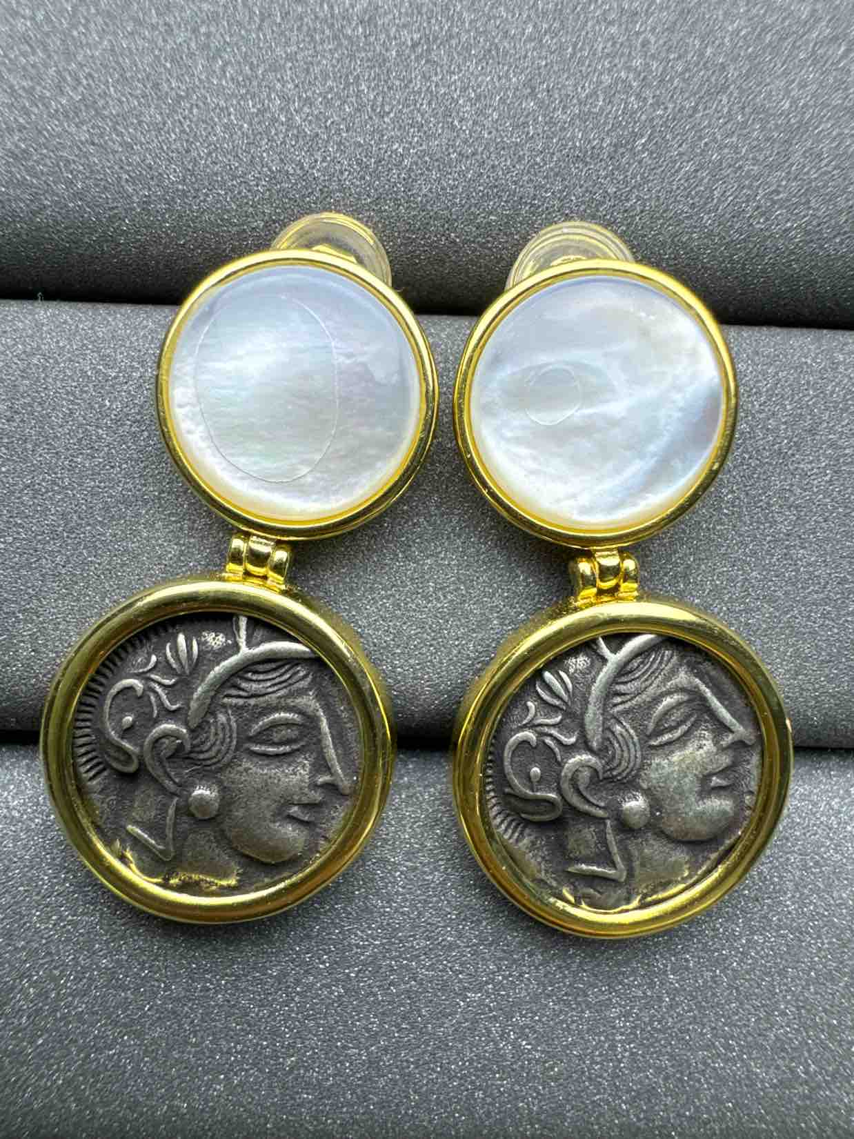 5126 Black Conch Earrings