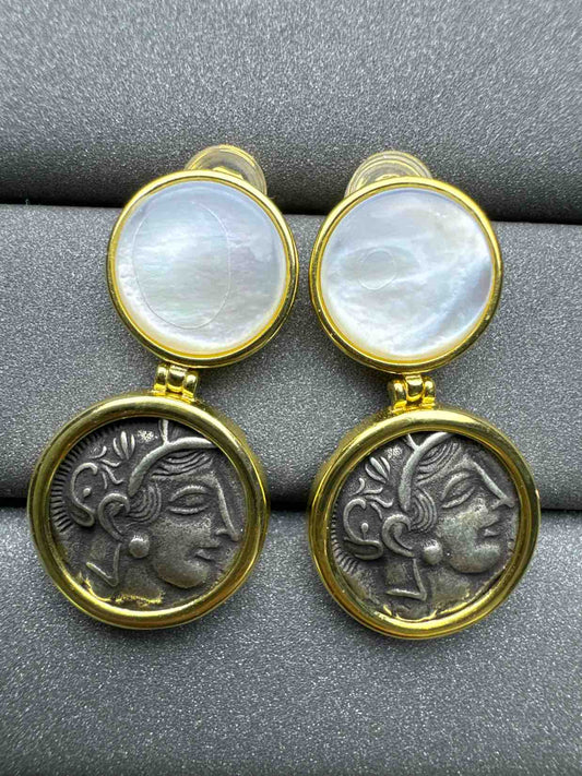 5126 Black Conch Earrings