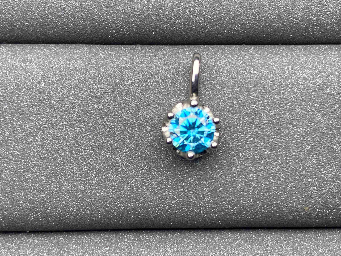 3062 Moissanite Pendant