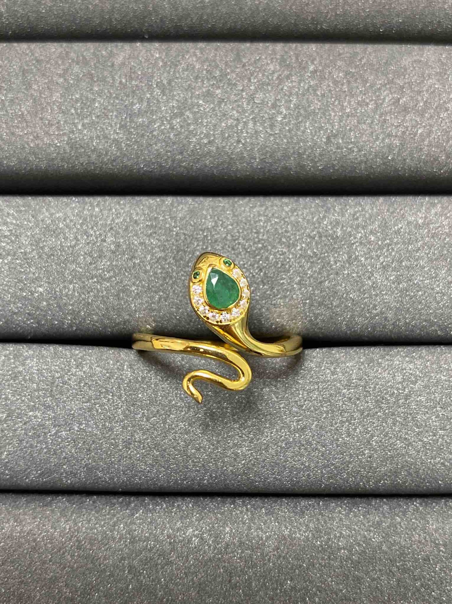 2416 Emerald Ring