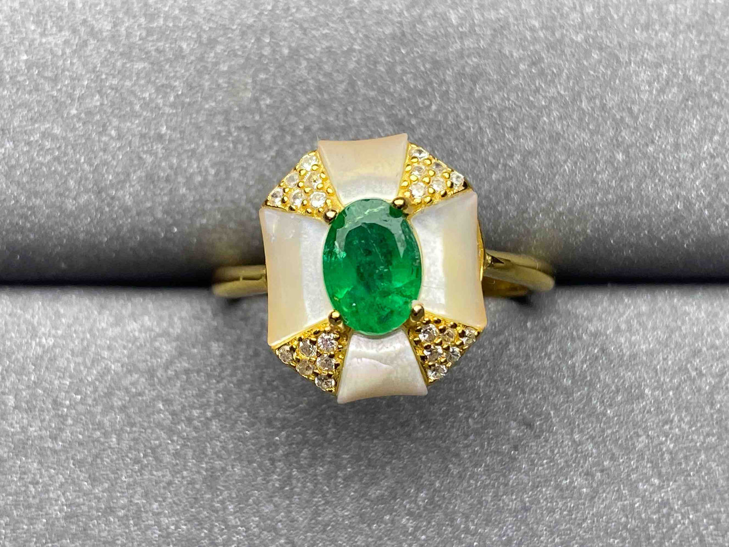 3091 Emerald Ring