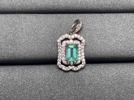 2484 Emerald Pendant