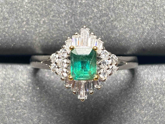 2646 Emerald Ring