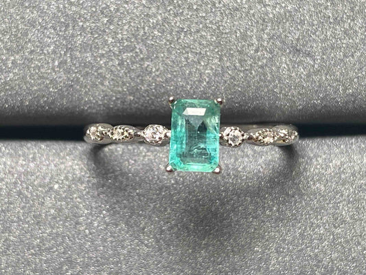 2633 Emerald Ring